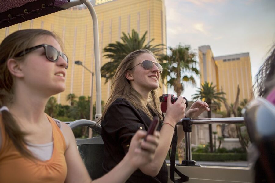 Las Vegas: Hop-on Hop-off Sightseeing Tour by Open-Top Bus - Why Fremont Street deserves your time