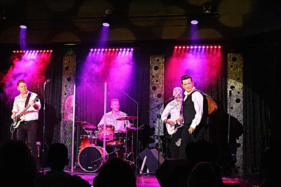 Las Vegas: Johnny Cash Tribute Show - Should you book the Johnny Cash tribute show?