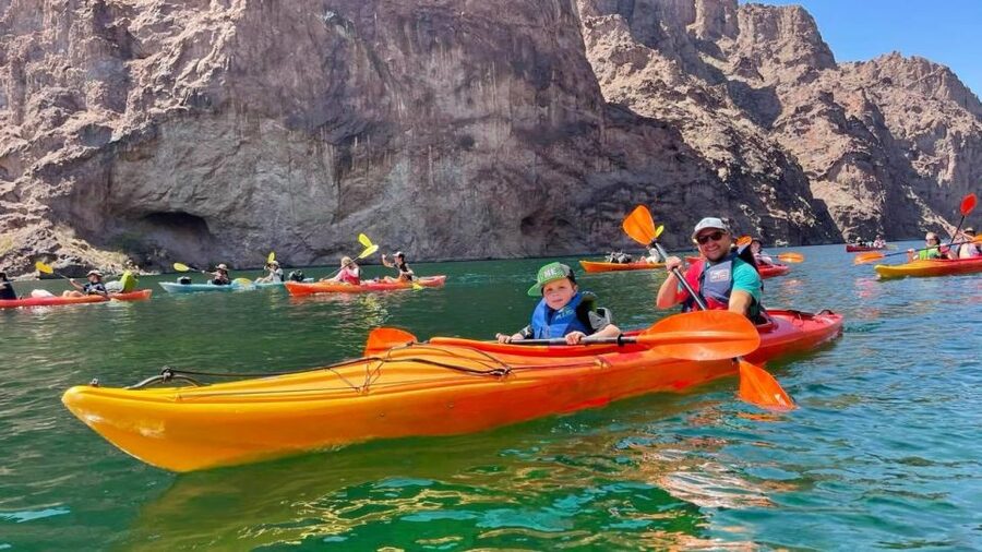 Las Vegas: Kayak Rental without Transportation - Arriving at Willow Beach Without Transportation
