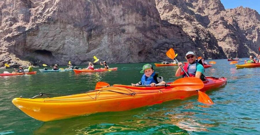 Las Vegas: Kayak Rental without Transportation - Paddling Through Black Canyon