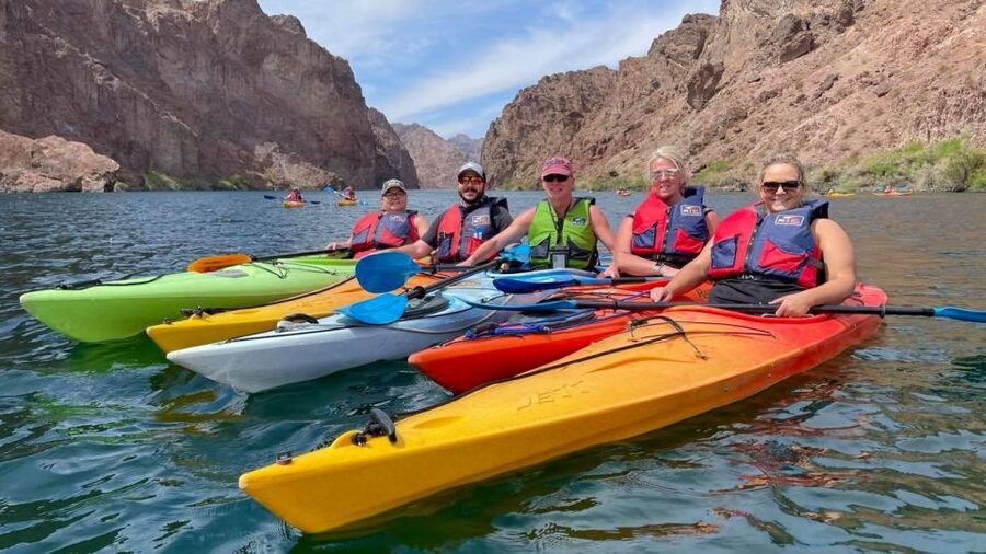 Las Vegas: Kayak Rental without Transportation - Choosing a Single or Double Kayak