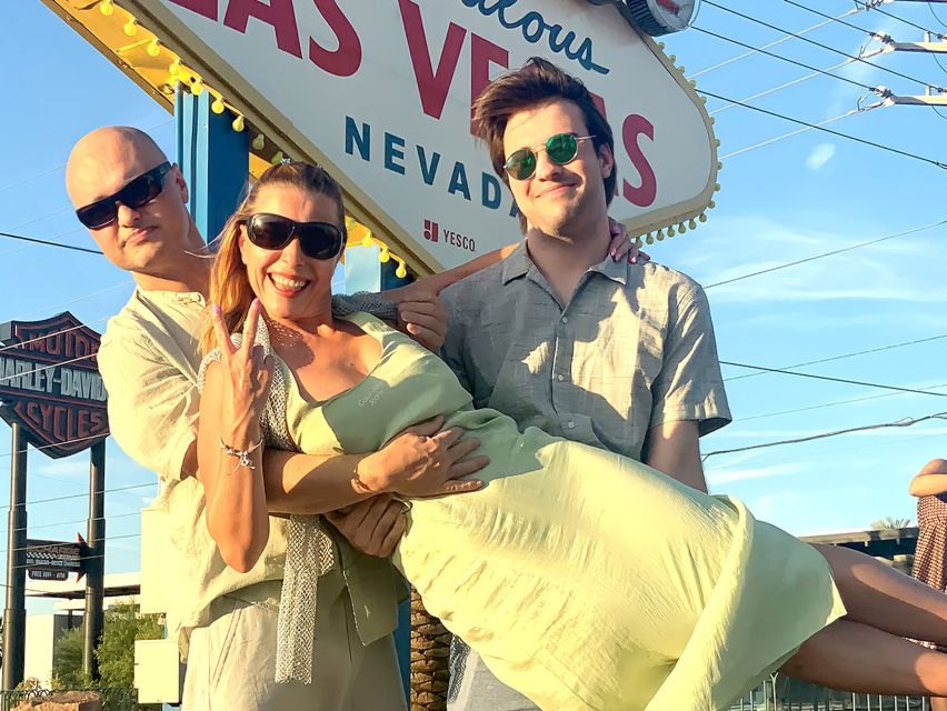 Las Vegas: Las Vegas Sign + 7 Magic Mountains + Photoshoot - Starting at the Welcome to Fabulous Las Vegas sign