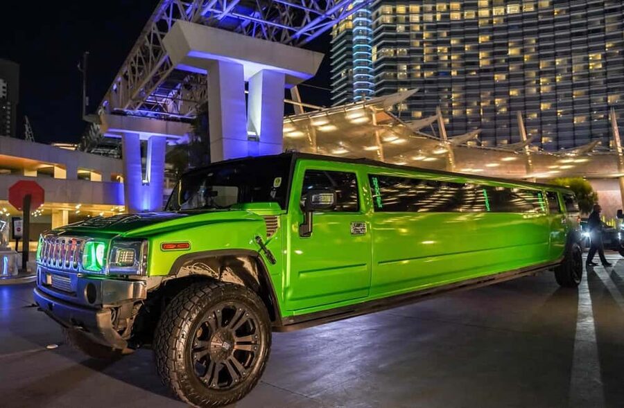 Las Vegas Limo Tour with Champagne and Nightclub Entry - The Welcome to Fabulous Las Vegas sign photo stop