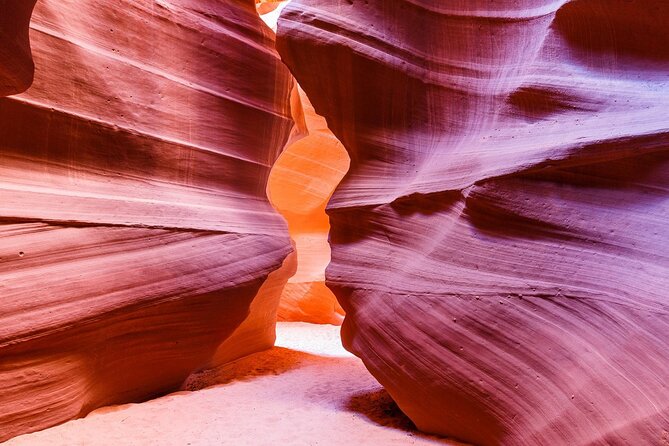 Las Vegas：Lower Antelope Canyon, Horseshoe Bend with Lunch - The walk inside Lower Antelope Canyon