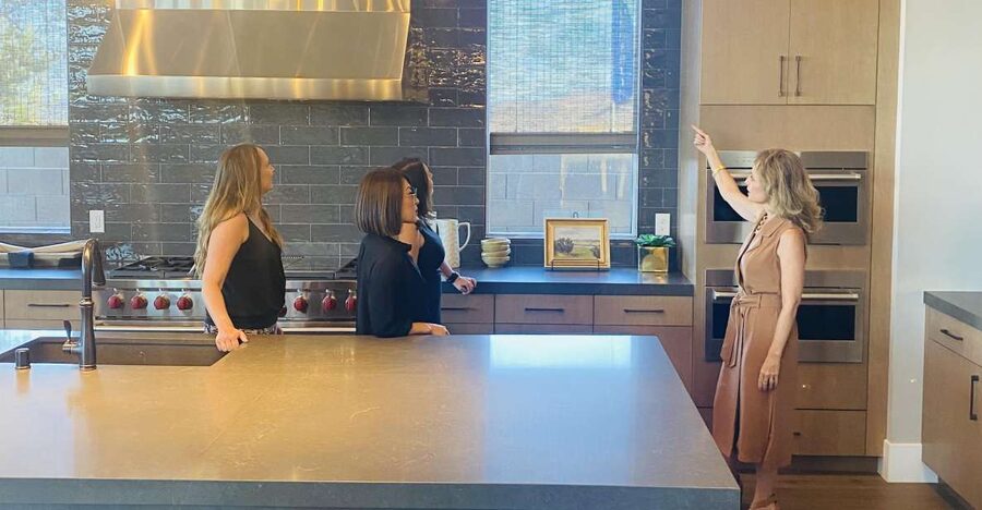 Las Vegas: Luxury Home Tour with Snacks and Drinks - Is $84 per person good value?