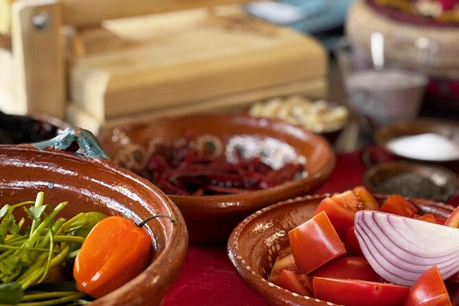 Las Vegas Mexican Salsa Cooking Experience with Celebrity Chef - Working with a molcajete instead of watching a demonstration