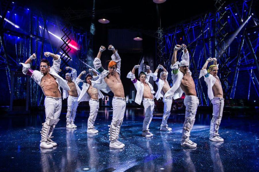 Las Vegas: Michael Jackson ONE by Cirque du Soleil Ticket - Acrobatic skill, costumes, and choreography