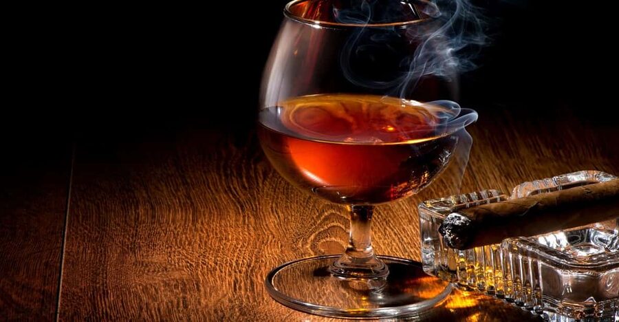 Las Vegas: Mobsters, Casinos, and Speakeasy Bar Crawl - Eight stops through old downtown Las Vegas
