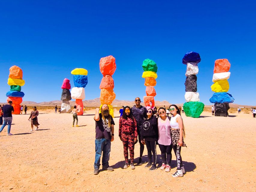Las Vegas: Mojave, Red Rock Sign and 7 Magic Mountains Tour - What the guide adds to the day