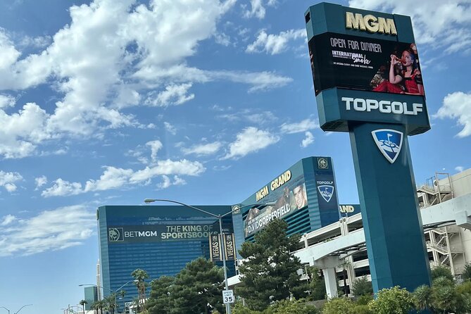 Las Vegas Neon and Secrets: Self-Guided Audio Tour - The Strat puts the city into sharper perspective