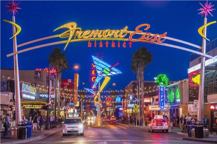 Las Vegas: Night City Tour with Hotel Pickup - The Welcome sign: your classic Las Vegas photo