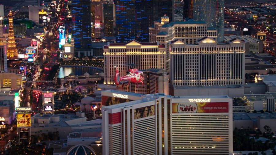 Las Vegas: Night Helicopter Flight over Las Vegas Strip - Front seat or side window?