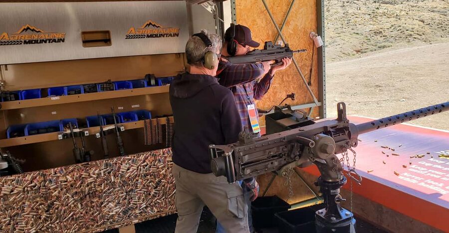 Las Vegas: Outdoor Shooting Experience - Choosing between movie guns and practical packages