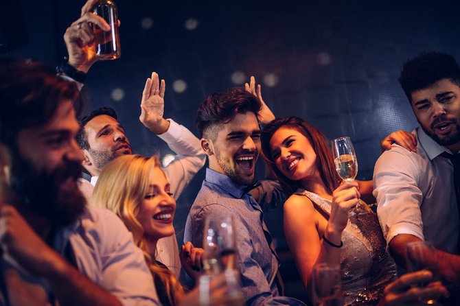 Las Vegas Party Bus Club Crawl - Zouk finishes with modern sound and visuals