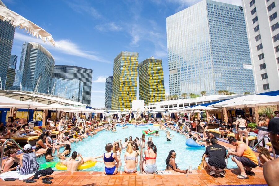 Las Vegas: Party Bus Day Club Tour with Drinks & Club Entry - What the $42 day-club tour really gives you