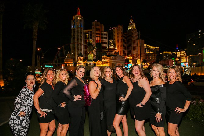 Las Vegas Photo Tour by Luxurious Vehicle - A private photo session with Vegas scale