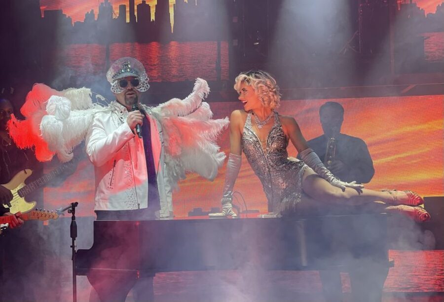 Las Vegas: Piano Man by Kyle Martin Live Show Tickets - Kyle Martin, piano, vocals, and stage presence