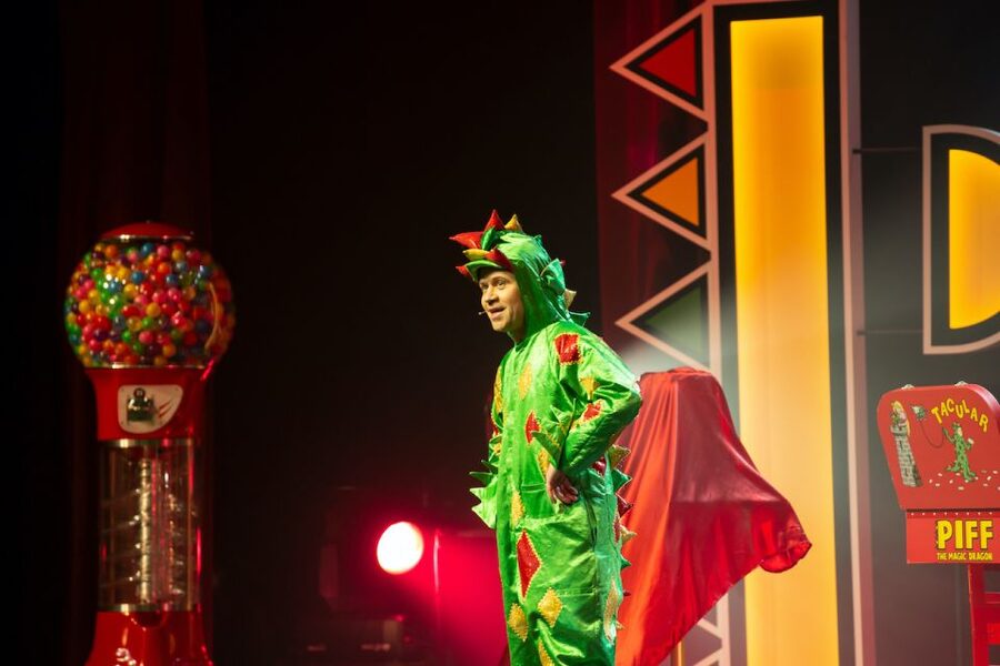 Las Vegas: Piff the Magic Dragon Show at the Flamingo - Who Will Enjoy This Show Most