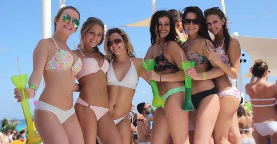 Las Vegas: Pool Party Crawl by Party Bus - The host and group atmosphere