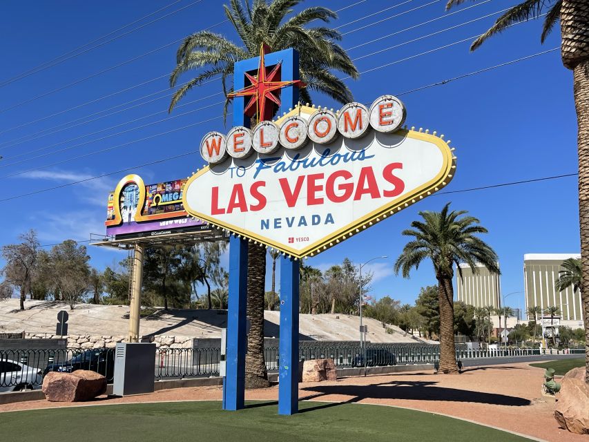 Las Vegas: Private 7 Magic Mountains and Vegas Sign Car Trip - Who will enjoy this two-hour outing?