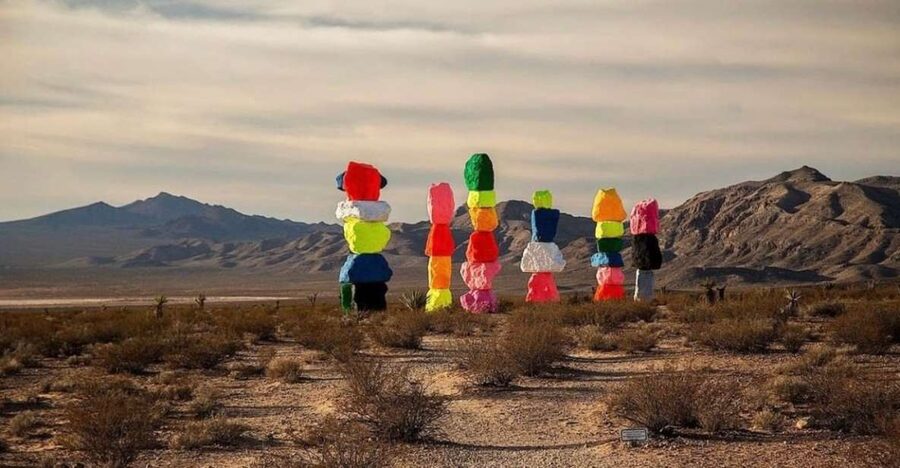 Las Vegas: Private 7 Magic Mountains and Vegas Sign Car Trip - How to prepare for the desert stop