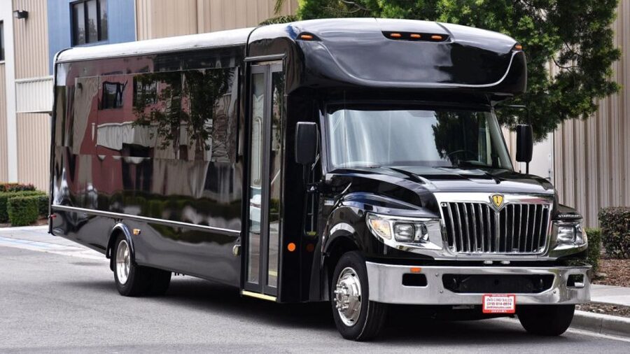 Las Vegas: Private Party Bus Tour Of Vegas Strip w Champagne - Is $319 good value for your group?