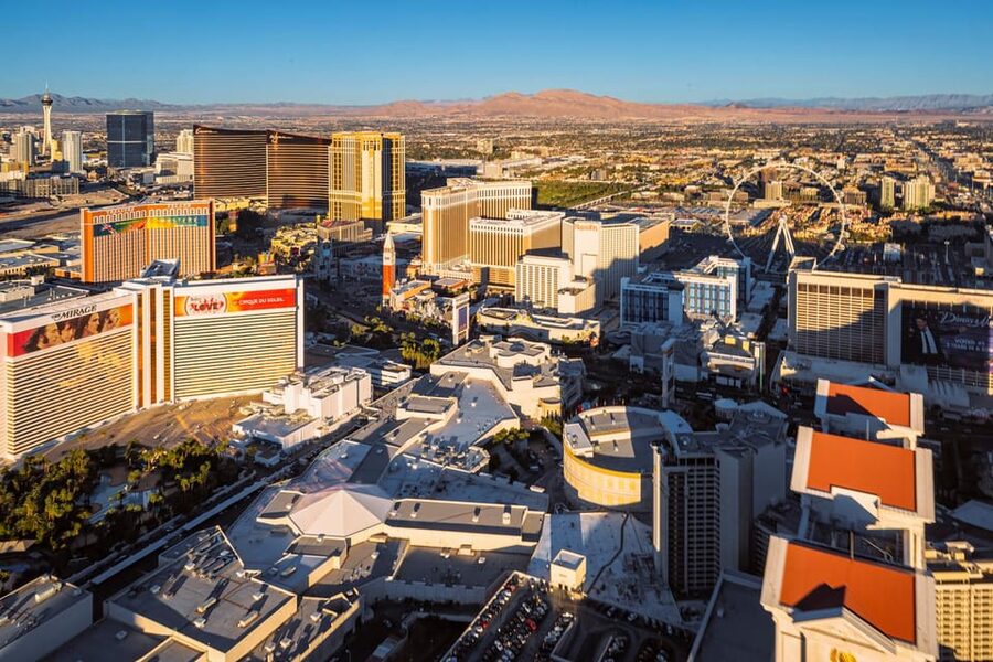 Las Vegas: Red Rock Canyon and Vegas Strip Helicopter Tour - The practical strengths and weak spots