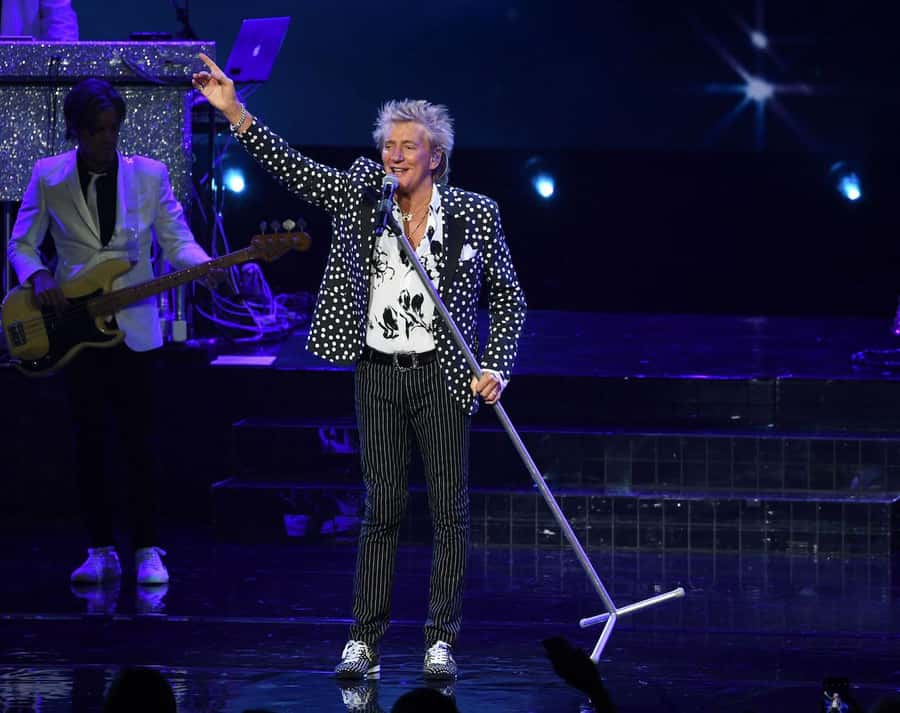Las Vegas: Rod Stewart “The Encore Shows” at the Colosseum - Who will enjoy this concert most?