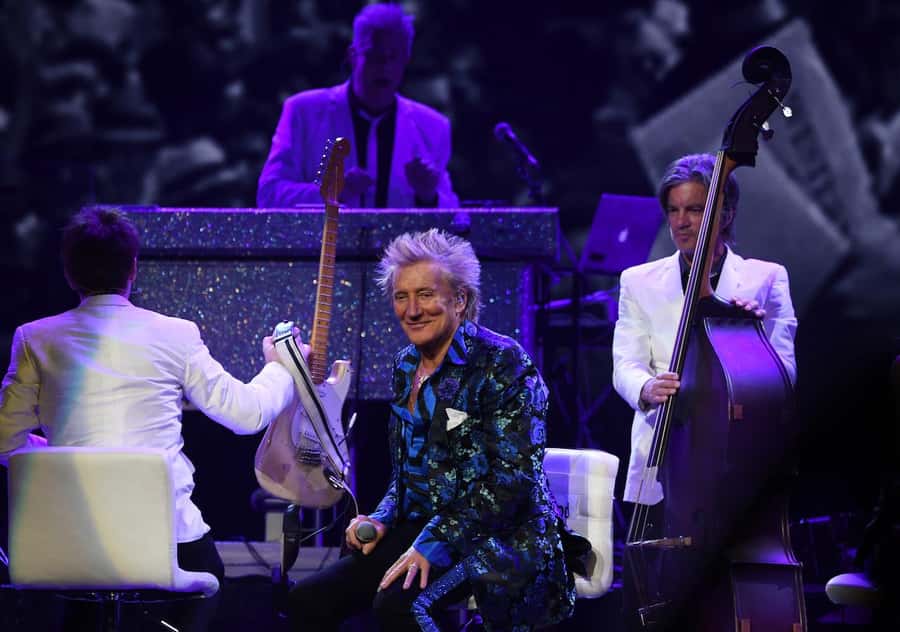 Las Vegas: Rod Stewart “The Encore Shows” at the Colosseum - The music: from Maggie May to disco and new wave