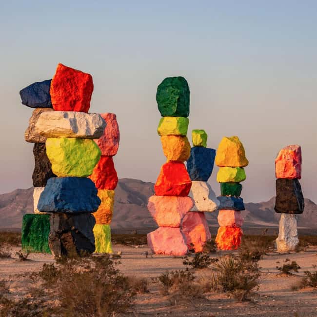 Las Vegas: Seven Magic Mountains Desert Tour - Why the guide can make or break a short tour