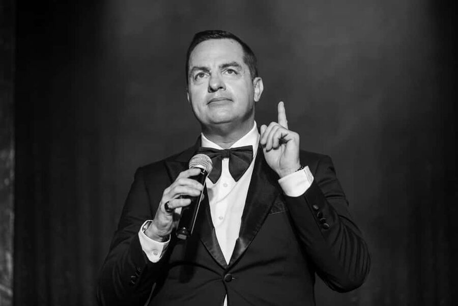 Las Vegas: Sinatra Live! - Tribute to Frank Sinatra - Why the small format matters