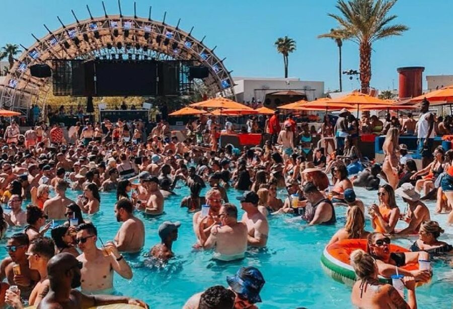 Las Vegas Strip: 3-Stop Pool Party Crawl with Party Bus - Three Las Vegas pool parties in one afternoon