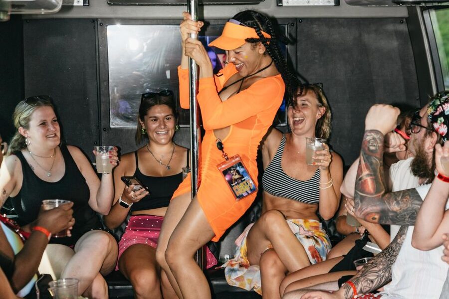 Las Vegas Strip: 3-Stop Pool Party Crawl with Party Bus - Meeting point and timing need careful attention