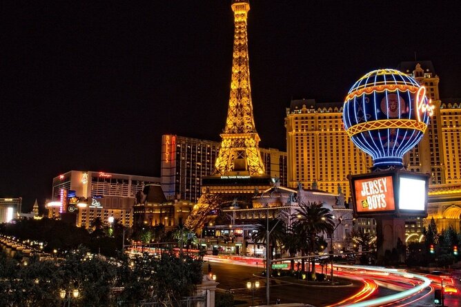Las Vegas Strip at night like a Star with champagne by luxury limo - 3 or 5 hrs - Building your own Las Vegas night route