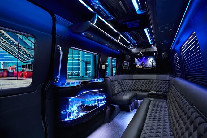 Las Vegas Strip at night like a Star with champagne by luxury limo - 3 or 5 hrs - Champagne, music, and what is actually included