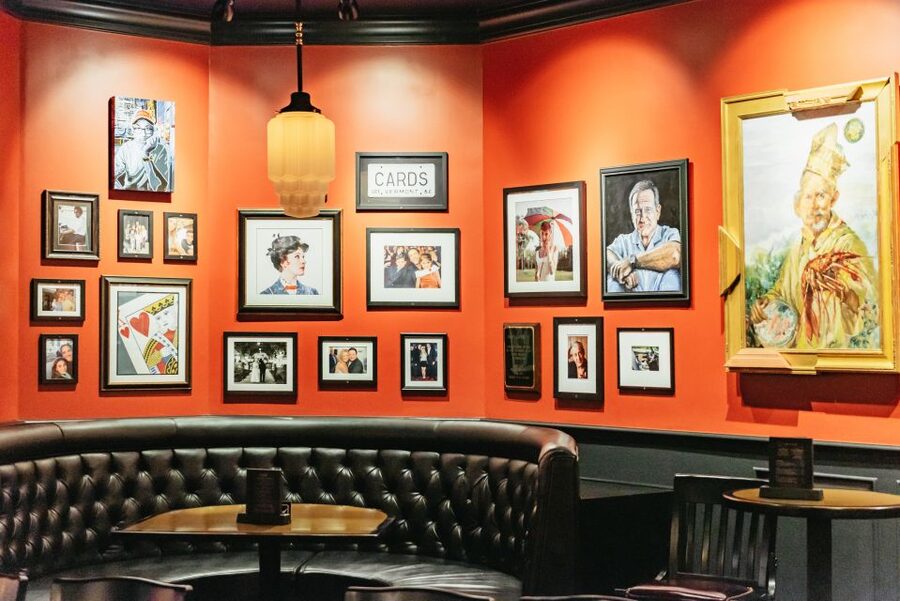 Las Vegas Strip: Brad Garrett’s Comedy Club at MGM Grand - What the Evening Feels Like