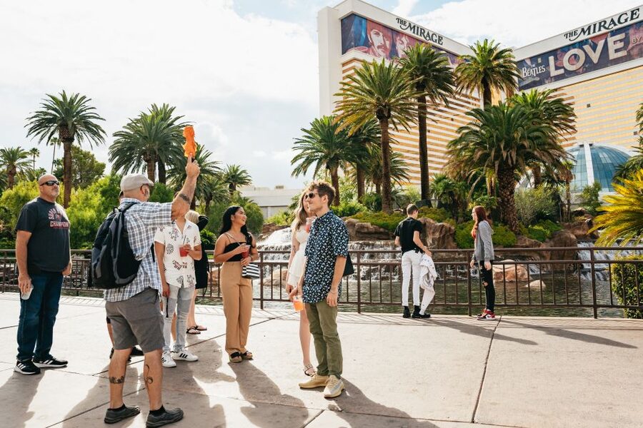 Las Vegas Strip: Foodie Walking Tour - Timing, weather, and practical planning