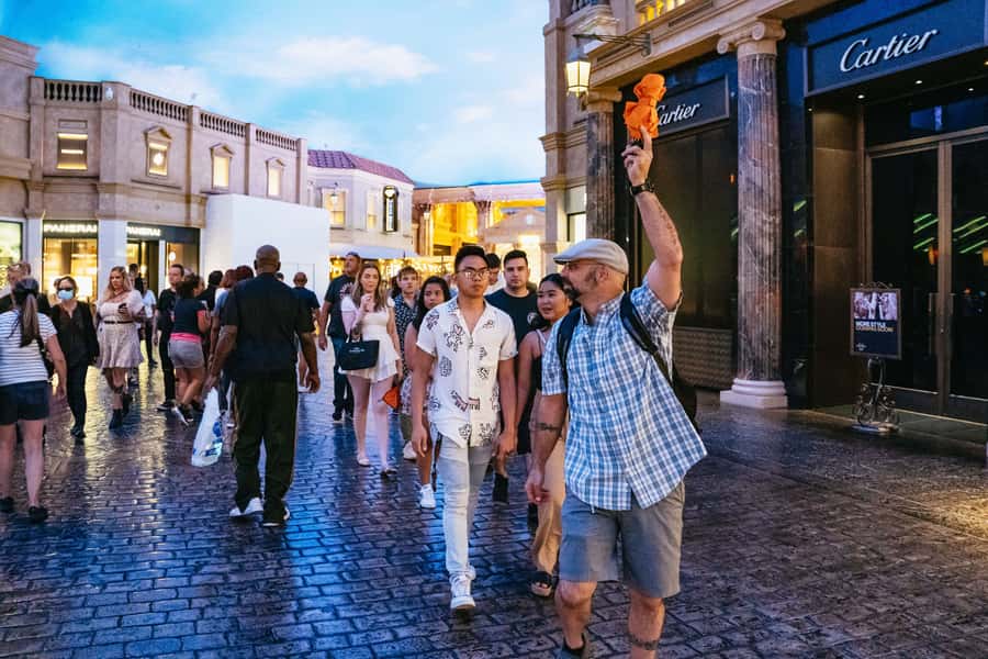 Las Vegas Strip: Foodie Walking Tour - Starting with Gordon Ramsay at Caesars Palace