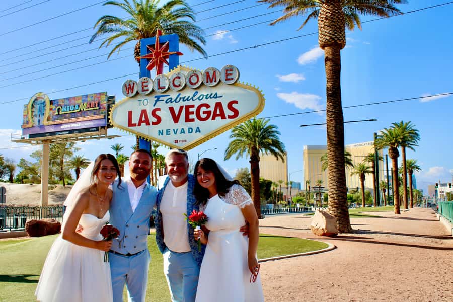 Las Vegas Strip Limo Tour with Champagne and Photos - Cruising past the neon lights