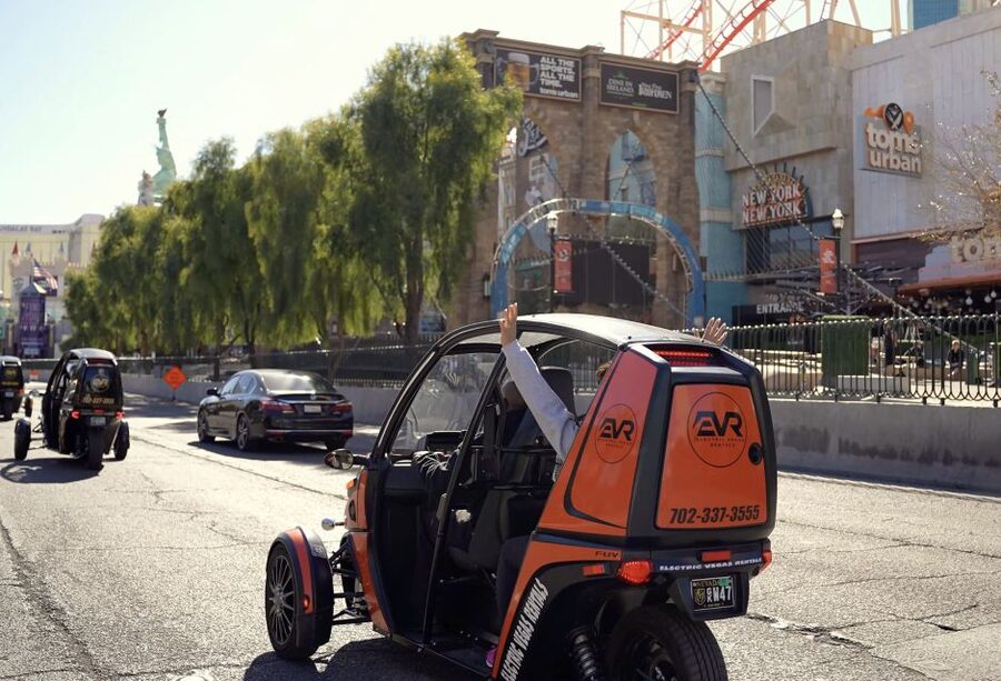 Las Vegas Strip Self-Drive Tour - Timing your drive around the city