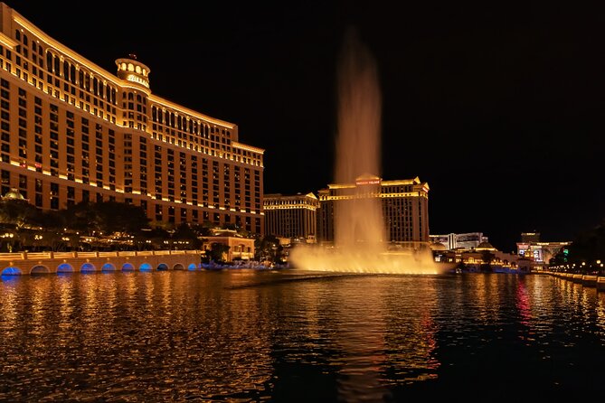 Las Vegas Strip Self-Guided Walking Audio Tour - Caesars Palace and Bellagio turn the Strip into a stage