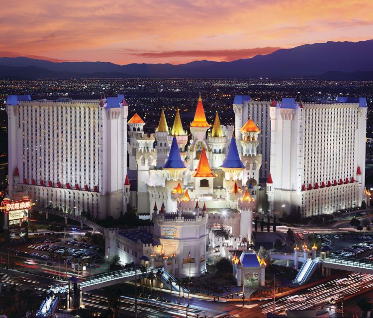 Las Vegas Strip: Thunder from Down Under at Excalibur - Inside the Thunder From Down Under Showroom