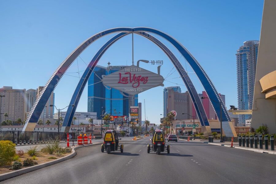 Las Vegas: Talking GoCar Las Vegas Strip Tour - The Welcome Sign and Your First Photo Stop