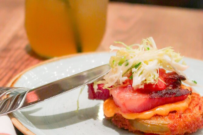 Las Vegas: The Strip's Celebrity Chefs Tour or Downtown Food Tour - How much food will you receive?