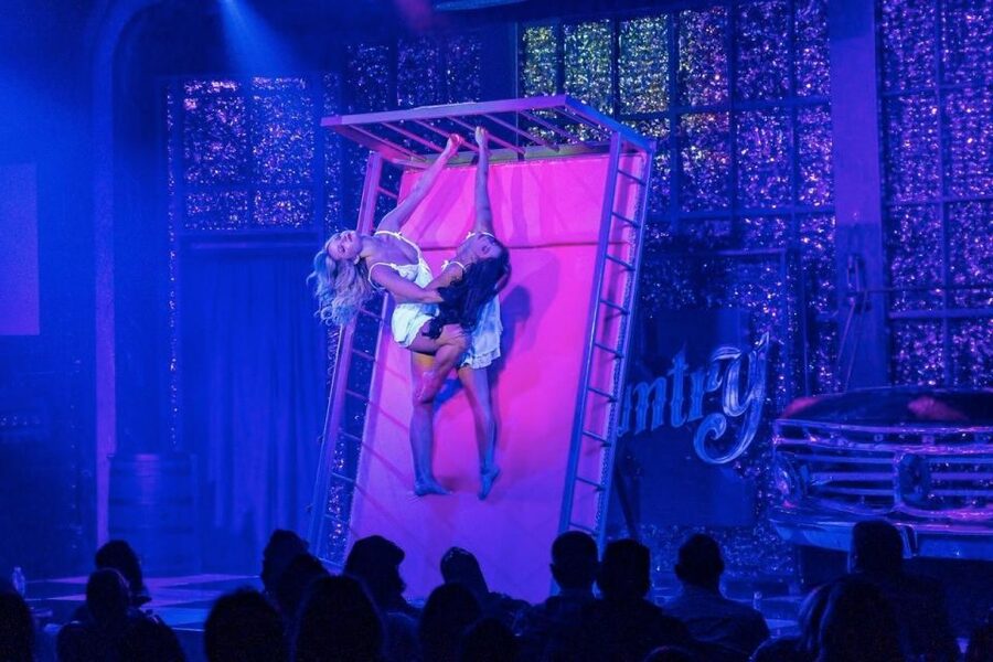 Las Vegas: Tickets to X Country Show at Harrah’s Cabaret - Who will enjoy X Country most?