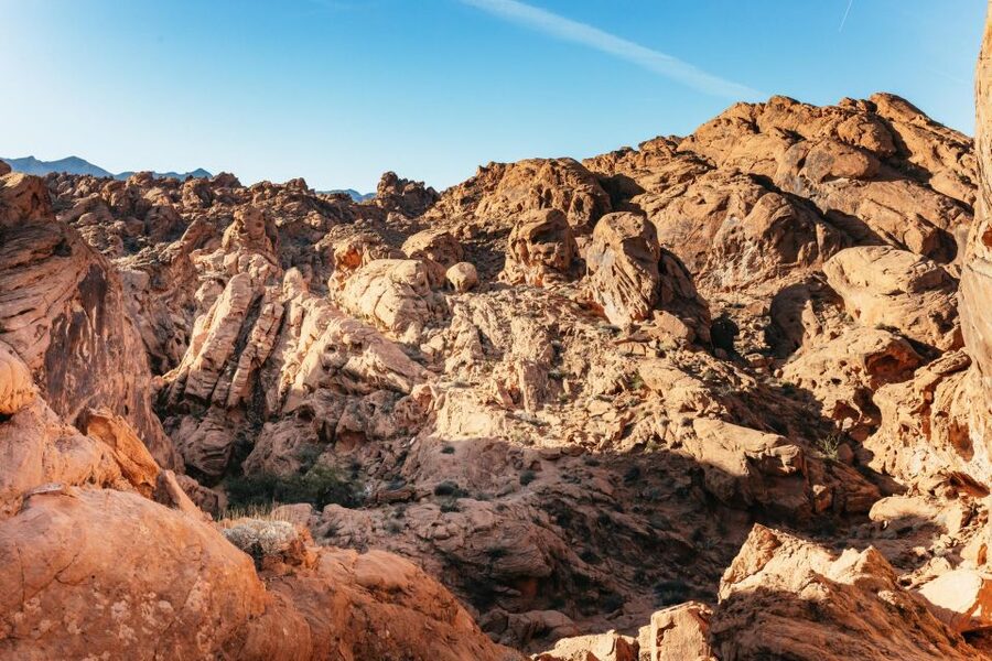 Las Vegas: Valley of Fire Guided Hike with Drinks and Snacks - A guide changes what you notice