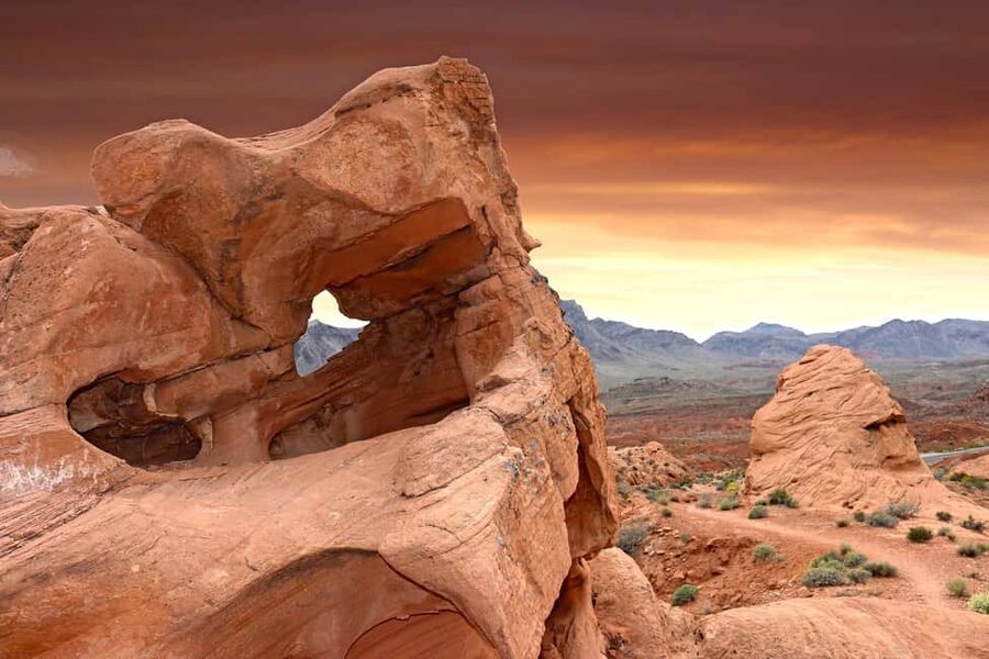 Las Vegas: Valley of Fire State Park Guided Tour - Rainbow Vista and the view toward White Dome