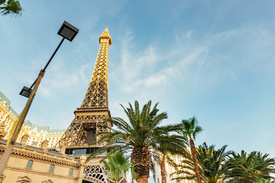 Las Vegas: Vegas After Dark Night Tour with Free Drink (21+) - This is a tour, not a hop-on, hop-off pass