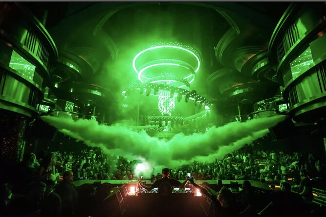 Las Vegas: VIP Club Crawl with Party Bus, Express Entry & Drinks - What the $99 Las Vegas club crawl really includes