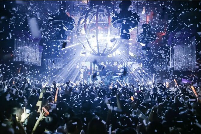 Las Vegas: VIP Club Crawl with Party Bus, Express Entry & Drinks - The party bus turns transfers into part of the night